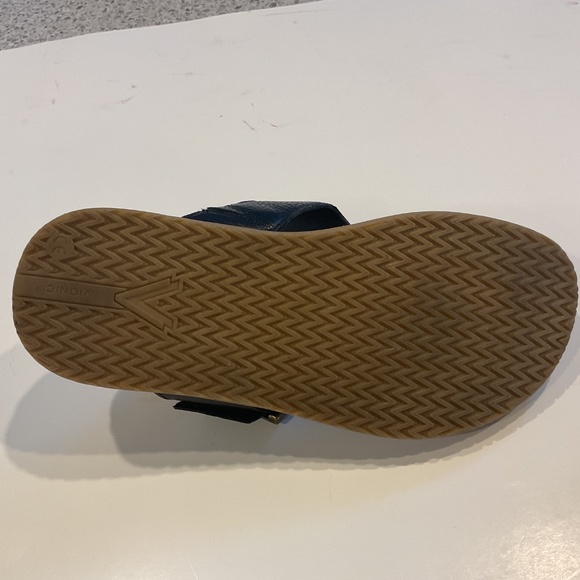 Women’s Vionic Emma Thong Sandal Size 7 - Picture 5 of 9